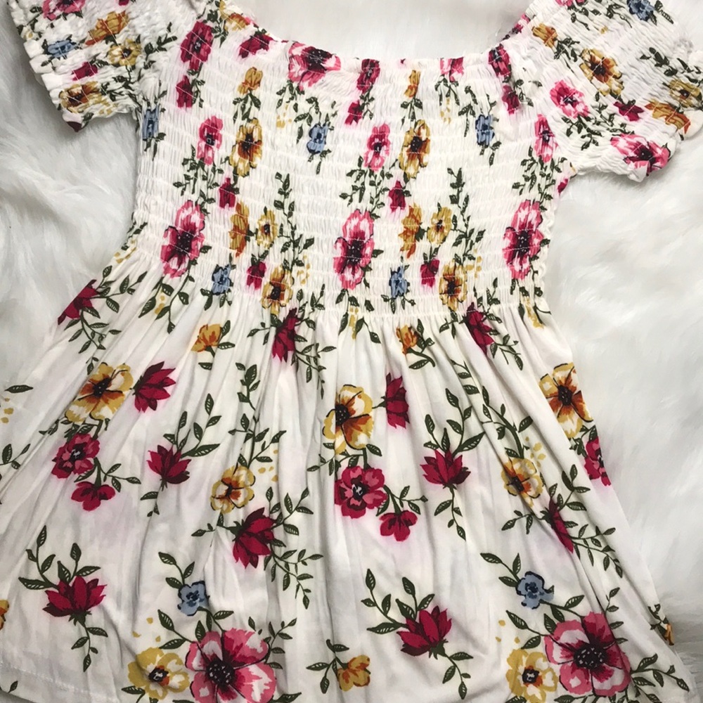 Young woman summer to, used in good condition